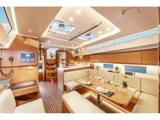 Bavaria C45 Style - Interior image
