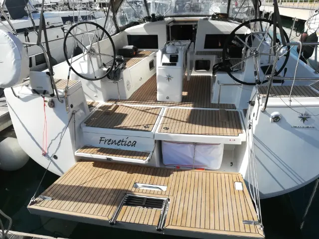 Sun Odyssey 440 - External image