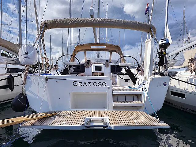 Dufour 430 Grand Large - External image