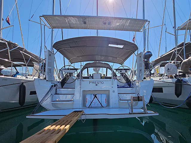 Dufour 44 Grand Large - External image