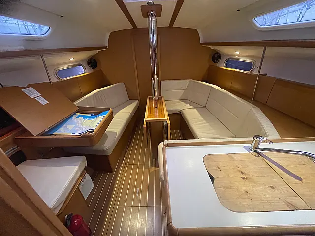 Sun Odyssey 36i - Interior image