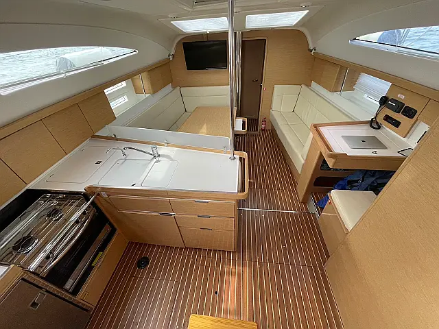 Elan Impression 45 - Interior image